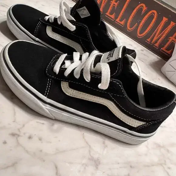 Vans Shoes Old Skool Kids Youth 2 Black Suede Classic Skateboard Sneakers Boys - Picture 2 of 8